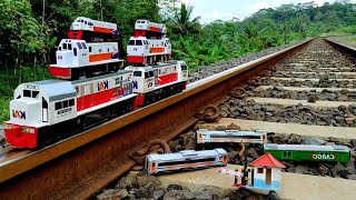 Drama Merakit Kereta Api CC206CC201 Vintage Anjlok Tabrakan Di Jembatan Diorama Air Terjun [upl. by Ylenaj]