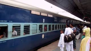 Jhelum Express Arrives Agra Cantt Railway Station [upl. by Cirad257]