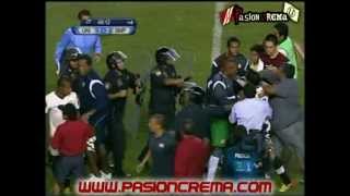 Pelea entre los jugadores de Universitario y San Martin [upl. by Clayson]