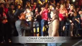 Omar Chaparro quotAFERRADOquot  En vivo y con banda [upl. by Dlorah106]