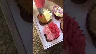 Cupcake piping techniques using Wilton 2D nozzle or JEM 1M [upl. by Livesay]