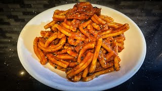 Carbonara but the eggs are tomatoes  Amatriciana [upl. by Parcel]