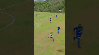 FUTEBOL DE VÁRZEA  QUASE FEZ DO MEIO CAMPO shorts [upl. by Akehsat629]