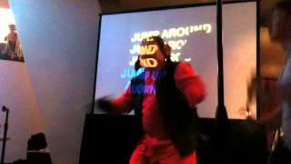 Nien Nunb gettin down at karaoke during DragonCon 2012 [upl. by Marchak]