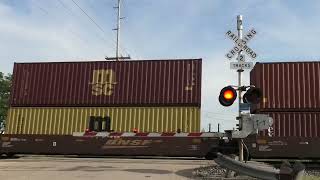 BNSF 7611 East in Princeville IL 52822 [upl. by Piegari]