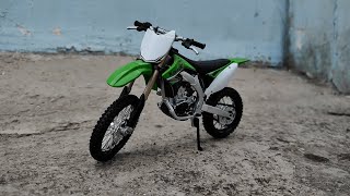 Unboxing of Kawasaki KX 450F Diecast Model  MAISTO 112 Die cast Metal  Kawasaki Accessories [upl. by Juanne]