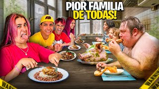 MORAMOS COM A FAMÍLIA MAIS PORCA DO MUNDO POR 24 HORAS [upl. by Annaitsirhc]