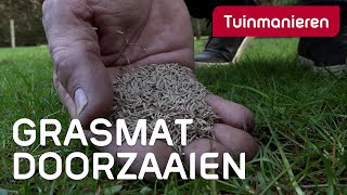 Grasmat doorzaaien en kale plekken behandelen  Hoe onderhoud je het gazon 6  Tuinmanieren [upl. by Fritts]