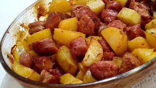 LINGUIÇA ASSADA NO FORNO COM BATATAS  Desse jeito fica macio e suculento [upl. by Nosredneh]