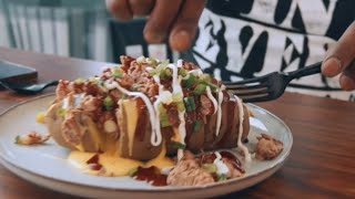 Les💪🏾💪🏾 Baked Potato Review 🐂lesbbqcom [upl. by Navi]