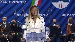 Lintervento del direttore dorchestra Beatrice Venezi che si esibisce per la giornata conclusiva [upl. by Rosio]