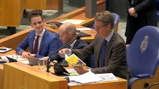 Tweede Kamervoorzitter Martin Bosma leest voor uit Natuurlijk groeit gras [upl. by Xerxes]