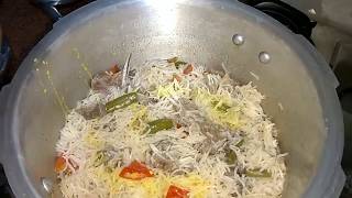 Mutton Yakhni Pulaozafrani mutton yakhni pulao [upl. by Kcirrem]