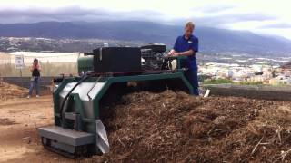 Máquina volteadora de Compost [upl. by Tibbetts]