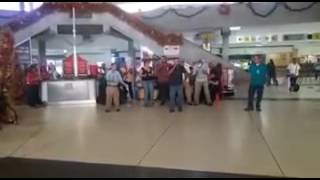 Betulio medina en el aeropuerto internacional la chinita [upl. by Eitsim]