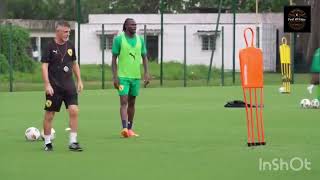 Entraînement du syli national de Guinée 🇬🇳 à Abidjan syli sylinational fgf guinee gbingbinso [upl. by Zwiebel]