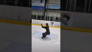 Tutorial In der Hocke Bremsen tutorials tutorial eislaufen icefreestyle viral viralvideo [upl. by Higley757]