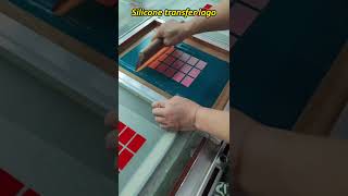 How to screen printing silicone transfer logo [upl. by Fulbright]