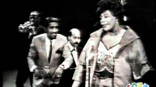 Ella Fitzgerald amp Sammy Davis Jr quotSWonderfulquot on The Ed Sullivan Show [upl. by Anedal]