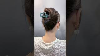 Right way to use clutcher😍hairstylehair easyhairstyleyoutubeshorts ytshortsyoutubefeedviral [upl. by Kristopher]