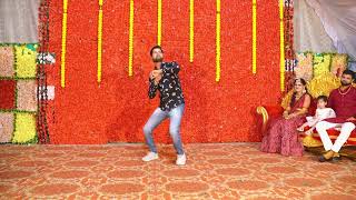 Brother Dance Performance At Sister Wedding Sangeet  Neeche Phoolon Ki Dukan Best Song  India [upl. by Eiaj]