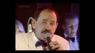 Scatman John Live on Top of the Pops 1995 HD  TV Quality  Im a Scatman skibabopbadopbop [upl. by Wes]