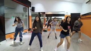 saco saco Zumba dance Zumba ကကြမယ် [upl. by Jb]