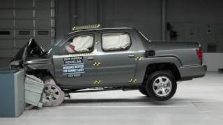 2009 Honda Ridgeline moderate overlap IIHS crash test [upl. by Nesta623]