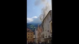 Incendio in centro a Bressanone [upl. by Lucrece]