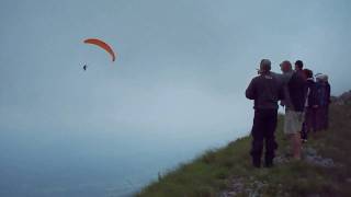 Paraglider Acro and Crash after Fullstall Wingover Gleitschirm Kunstflug in Slowenien Absturz [upl. by Anelaf]