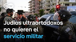 Hombres judíos ultraortodoxos se enfrentan a la policía israelí [upl. by Donnamarie]