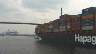 Containerschiff quotOSAKA EXPRESSquot 8749 TEU in Hamburg [upl. by Ddat]