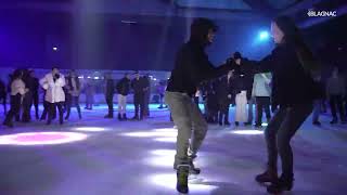 La patinoire Jacques Raynaud  ambiance festive [upl. by Kessel]