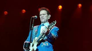 Chris Isaak Lokerse Feesten 782024 quotGo Walking Down Therequot [upl. by Maighdlin]