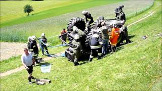 PersonenBergung nach Traktorunfall in Haibach [upl. by Auqenat]