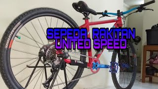 Merakit Sepeda  frame UNITED Speed 275 [upl. by Alehcim]