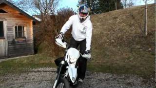 Chris Pfeiffer Playing with my Husqvarna TE 449 Enduro in my backyard [upl. by Olivier]