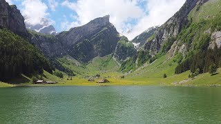 Traumpanorama Seealpsee und Wildkirchli  herrliche abwechslungsreiche Wanderung Appenzell Schweiz [upl. by Easton942]