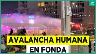 Hay 35 heridos Avalancha humana obligó a suspender fonda en Lo Barnechea [upl. by Yhtnomit]