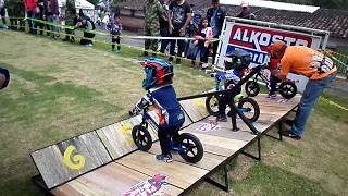 bicicleta de iniciación competencia 2 años [upl. by Sheri97]