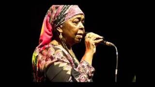 Tania Libertad CESARIA EVORA   Historia De Un Amor [upl. by Spike]