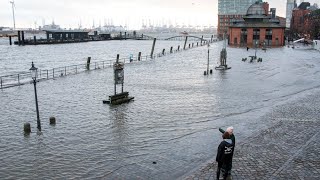 Wie von den Wetterdiensten angekündigt  Sturmflut überschwemmt erneut Hamburger Fischmarkt shorts [upl. by Klepac]