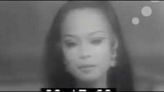 Gloria Diaz  Miss Universe 1969 quotIs it true that you filipino use your hand while you eatquot prelim [upl. by Meehaf855]