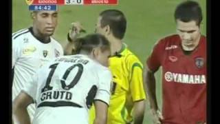 Robbie Fowler first ever goal for Muangthong United Thai league [upl. by Adorl]