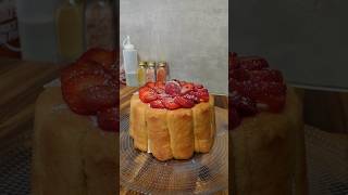 Un Gâteau en moins de 15 minutes de préparation  🤤🍰gateau gateaufacile fraise gateaufraise [upl. by Yendis]