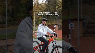 Zase jen flexí😤🤥 mtb cyklistika ceskarepublika funny viral cesko nohander sui [upl. by Lori]