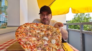 Thunfisch Pizza von Aldi  Tonno Pizza  MUKBANG [upl. by Rist38]