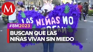 Niñas exigen seguridad usando alas de color morado [upl. by Wertz278]