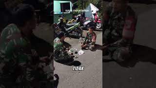 TNI BERDUA INI ADA ADA AJA BIKIN NGAKAK LIHAT KELAKUANNYA🤣 tniad fyptiktok army BABINSA komando [upl. by Sergias62]