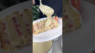 Bolo de Leite em Pó com Morango 🍰🍓 Receita completa no insta [upl. by Janos]